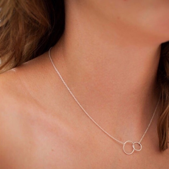 💥3/$28 New Minimalist Interlocked Infinity Circle Pendant Necklace Dainty - Picture 11 of 14